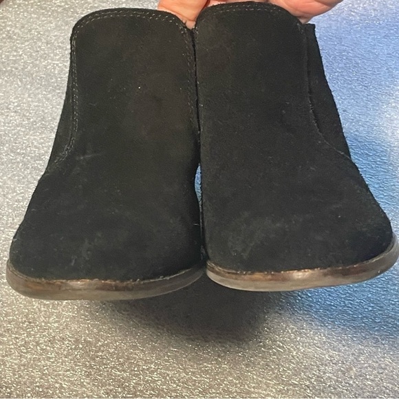 Lucky Brand Womans LP Folley Booties Size 7.5 38 Black Suede Leather Pull on - Picture 3 of 11